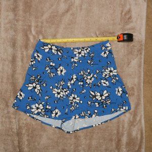 Abercrombie and Fitch Blue Floral Flower Shorts - Waist 24x2.5 Inseam